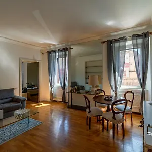 Rhome Trevi Roma